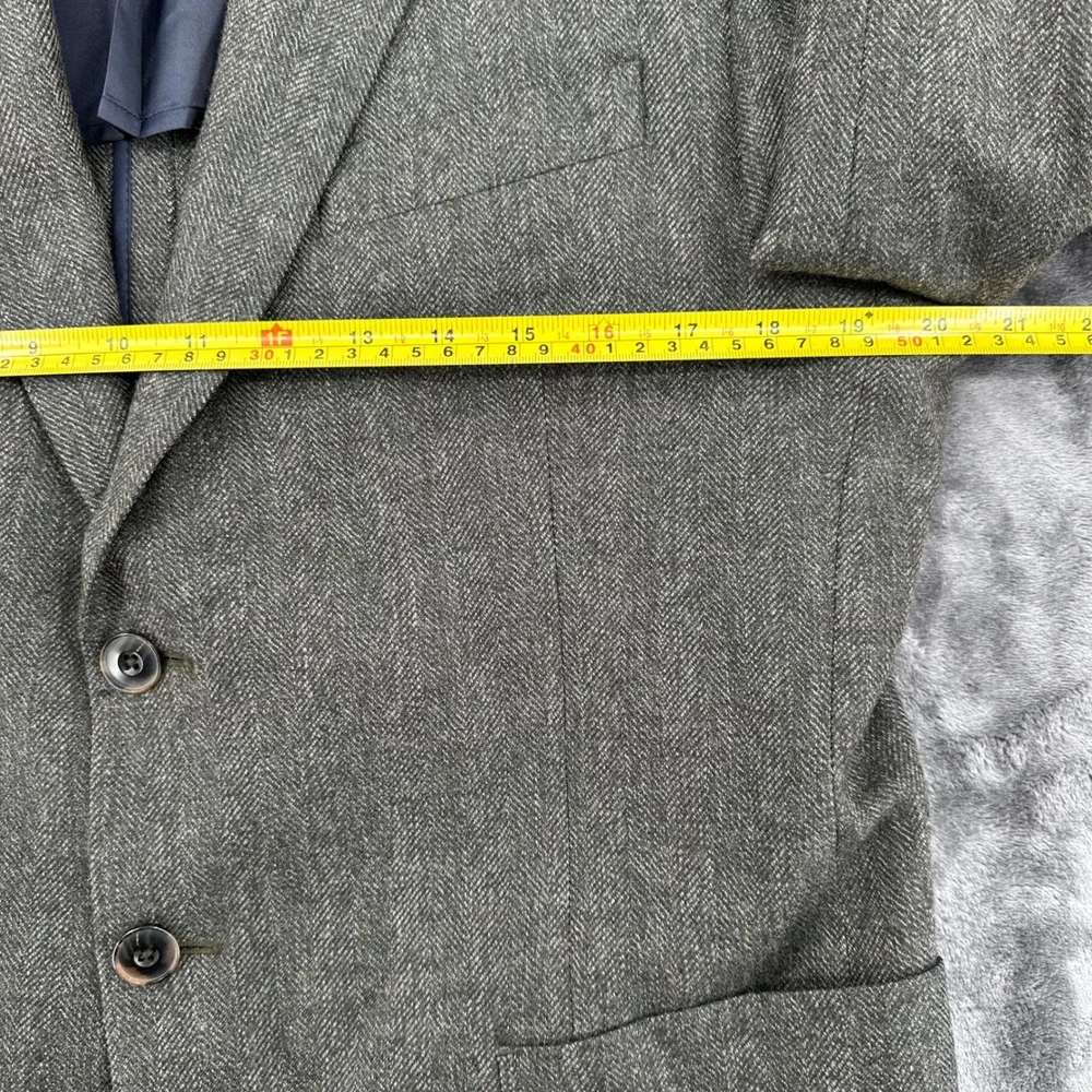 Jos. A. Bank 42 Short Tailored Fit Grey Herringbone 100% Wool Sport Coat Blazer